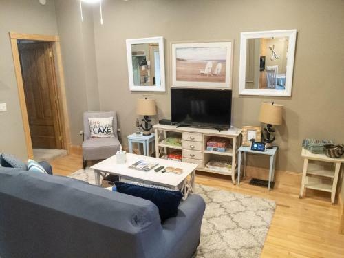 Lake Life Getaway - Condo Near Downtown!