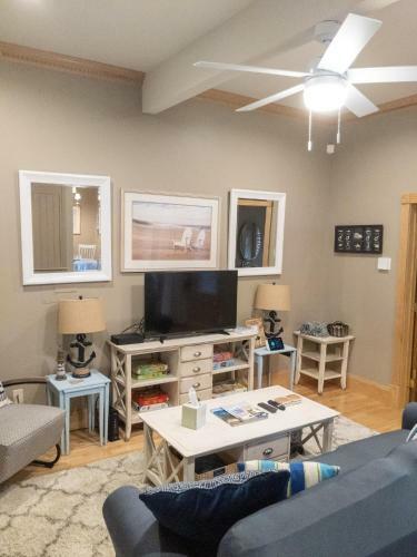 Lake Life Getaway - Condo Near Downtown!