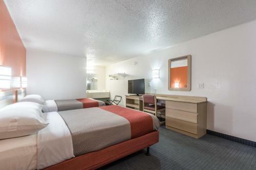 Hotel Travelodge By Wyndham Lansing