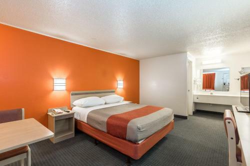 Hotel Travelodge By Wyndham Lansing