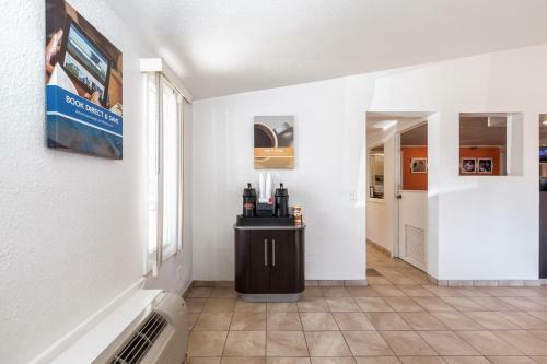 Hotel Travelodge By Wyndham Lansing
