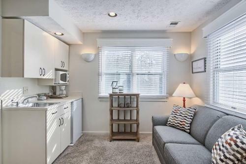 200 North Shore Inn