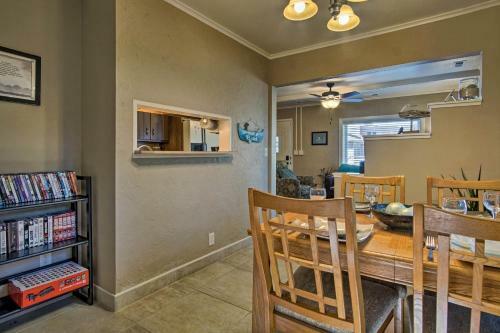 Pet-friendly Cottage Less Than 1 Mile From Oval Beach!