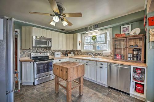 1940s Farm Cottage With Fire Pit, 4 Mi To Lake