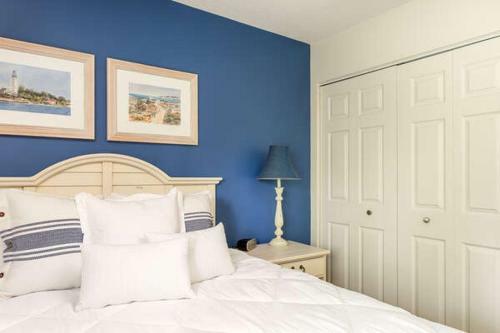 Cute Beach Side Condo On The Beautiful Bay