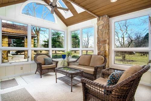 Harbor Country Family Lodge
