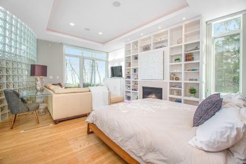 White Pearl Beach House