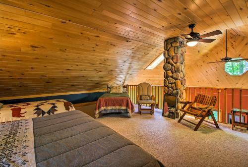 Trout Lake Cabin With Private Dock, Kayaks And Loft!