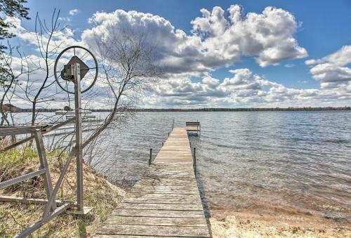 Lakefront Nisswa Cabin With Spacious Deck And Kayaks!