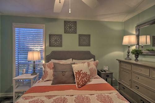 Apartamento 1st Floor, Renovated And Updated Condo With Pool