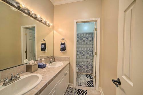 Charming Columbus Home With Game Room, Near Afb!