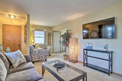Cheerful Rochester Retreat With Workout Room!