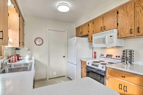 Cheerful Rochester Retreat With Workout Room!
