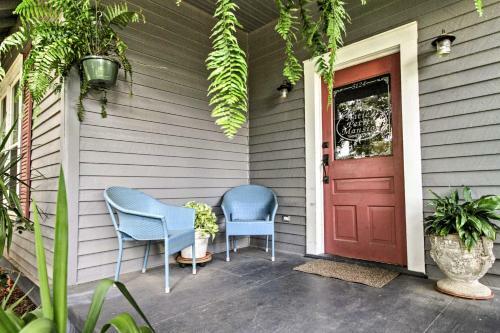Historic Moss Point House With Loft - 6 Mi To Beach!