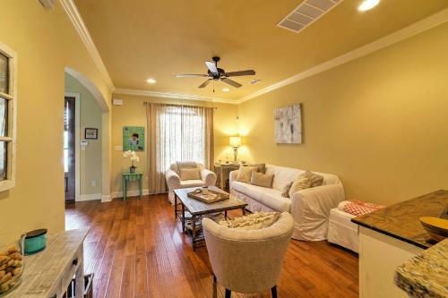 Bright Oxford Townhouse With Pool Access And Patio!