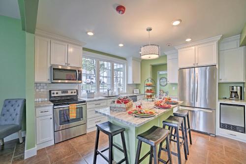 Downtown Branson Home With Pool Mins To The Landing!