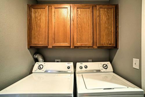 Apartamento Branson Condo With Views About 4 Mi To Silver Dollar!