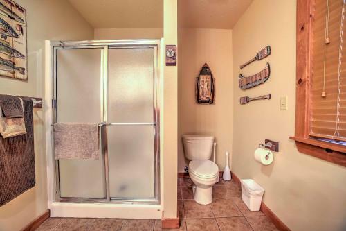 Cozy Branson West Cabin With Resort-style Amenities!