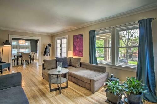 Bright Bungalow With Patio - Walk To Loose Park