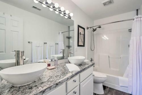 Apartamento Dreamy Lakeside Condo With Dock Access And Views!