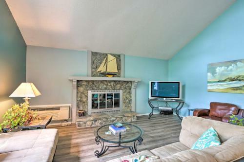 Peaceful Escape, 1mi To Margaritaville Resort