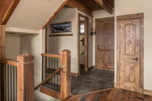 60 Moose Ridge