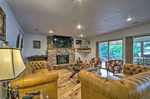 Home With 2 Docks, Across Lake From Margaritaville!