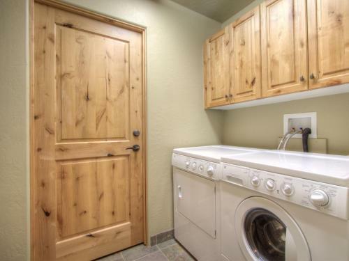 Indian Summer Homes By Big Sky Vacation Rentals