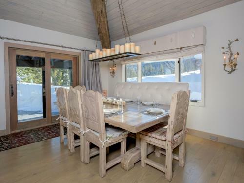 Moonshadow Lodge By Big Sky Vacation Rentals