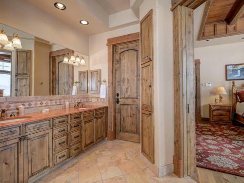 White Grass Lodge By Big Sky Vacation Rentals