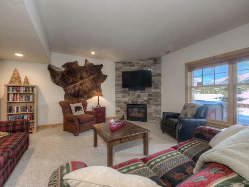 Powder Ridge 5br Cabins By Big Sky Vacation Rentals
