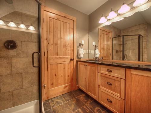 Powder Ridge 5br Cabins By Big Sky Vacation Rentals