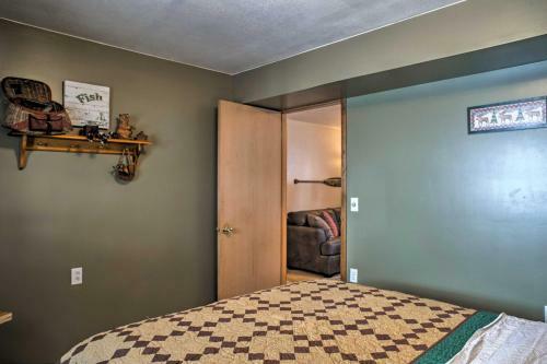 Quiet Kalispell Home On 3 Acres - 36 Mi To Glacier