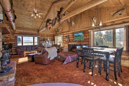 Dillon Log Home With Hot Tub By Beaverhead And Hiking!