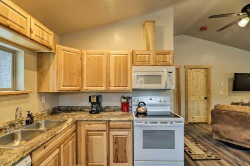 Custom Cabin With Grill And Fire Pit 7 Mi To Glacier!
