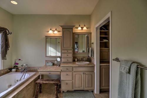 Glacier Park Getaway Surrounded By Mtn Lakes!