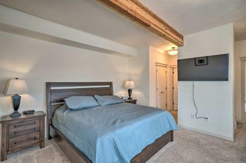 Updated Townhome With Hot Tub - Walk To Downtown!