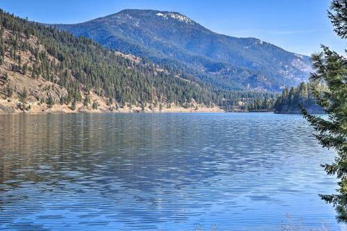 Riverfront Retreat In Trout Creek Montana!