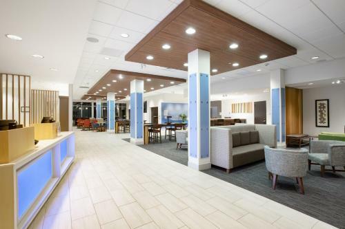 Holiday Inn Express & Suites - Ely, An Ihg Hotel