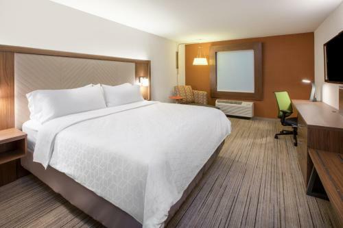 Holiday Inn Express & Suites - Ely, An Ihg Hotel