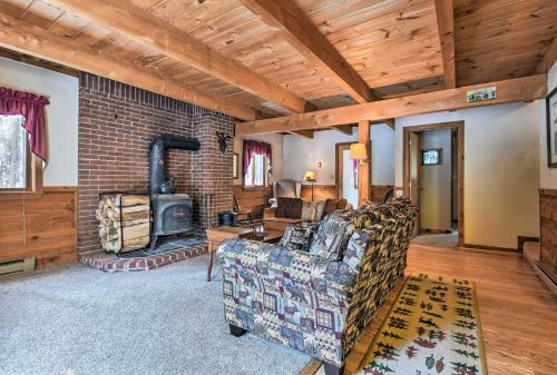 Cozy White Mountain Home - 5 Mins To Attitash Mtn!