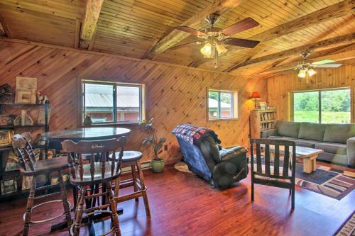 Cabin Retreat About 2 Mi To White Mountain Skiing