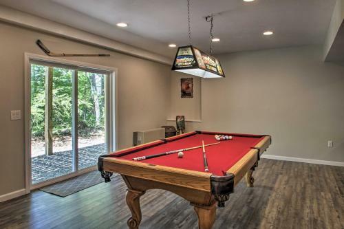 Gilford House With Deck And Grill - Mins To Beach!