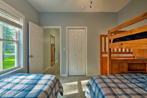 Gilford House With Deck And Grill - Mins To Beach!