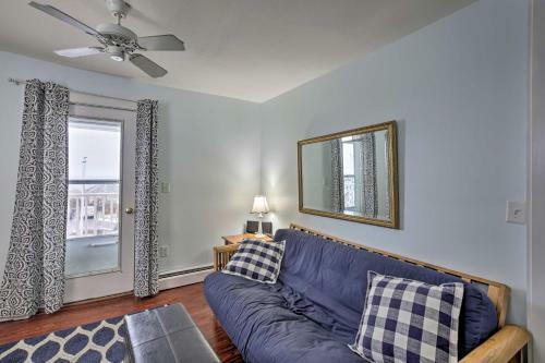 Ocean-view Apartment - Walk To Cafes And Beach!