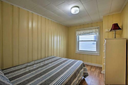 Apartamento Oceanside Retreat With Patio - Steps To Beach!