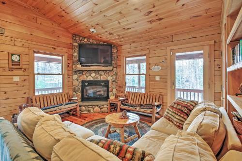 Rustic North Conway Cabin Less Than 3 Mi To Cranmore Mtn!