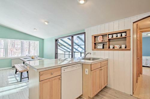 North Conway Home With Sunroom-near Saco River!