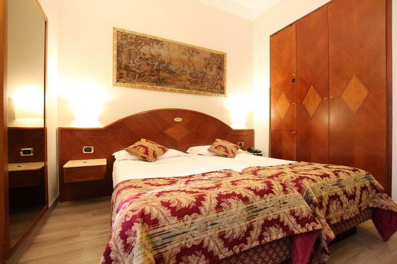 Mokinba Hotels King
