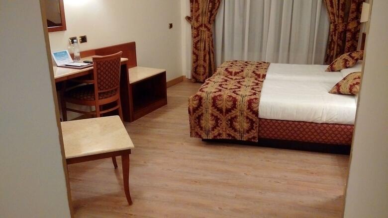 Mokinba Hotels King